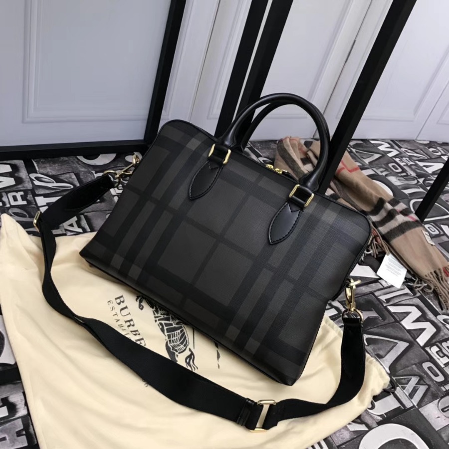 Burberry, 40234721, The Slim Barrow in London Check
