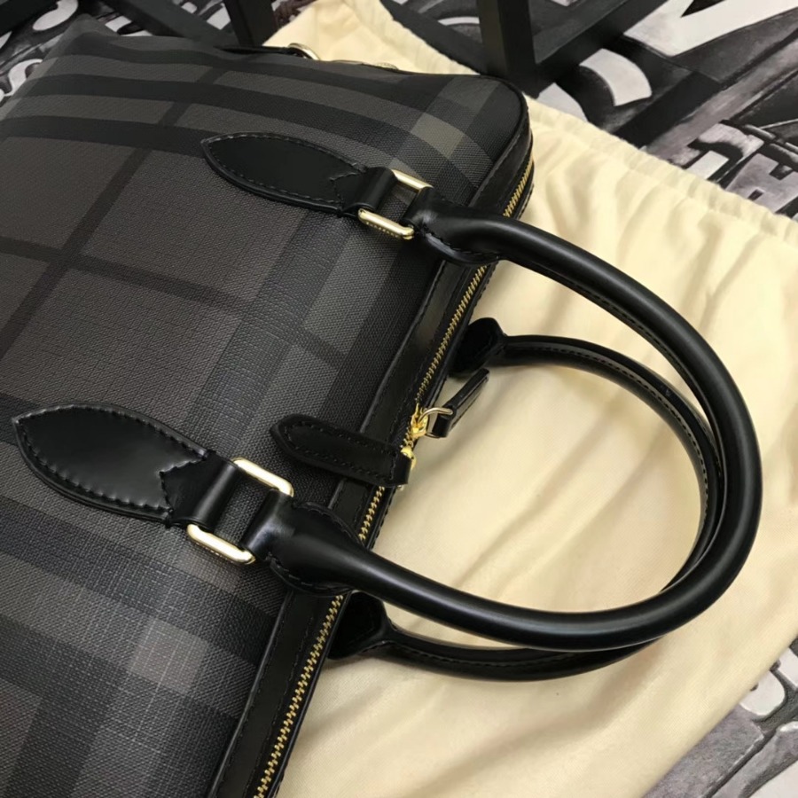 Burberry, 40234721, The Slim Barrow in London Check