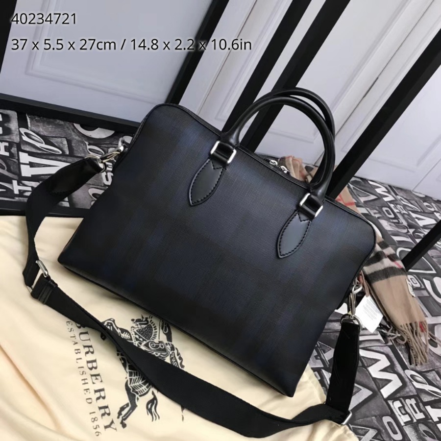 Burberry, 40234721, The Slim Barrow in London Check