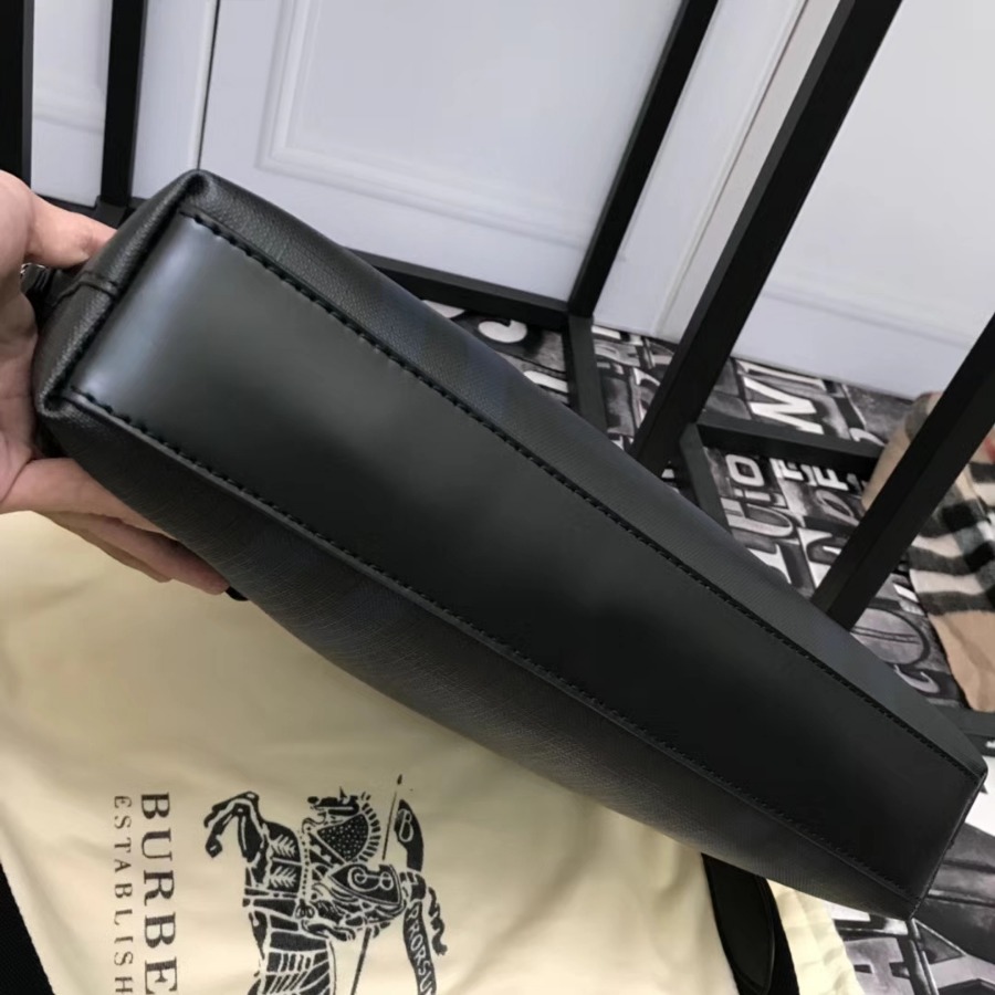 Burberry, 40234721, The Slim Barrow in London Check