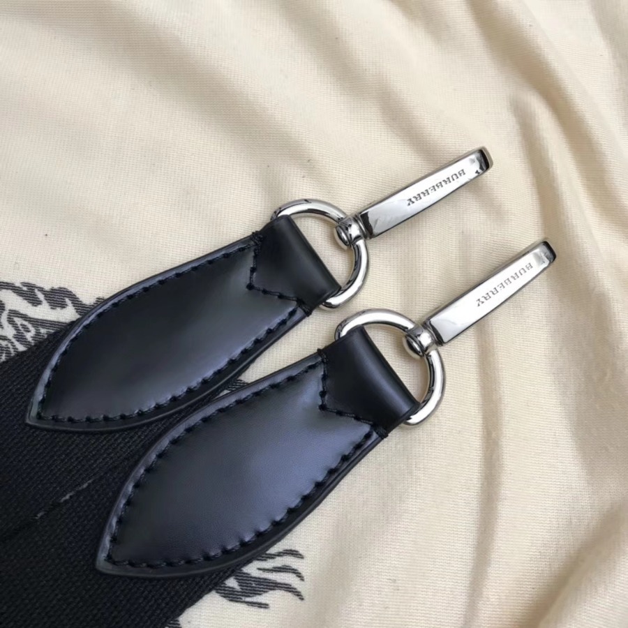 Burberry, 40234721, The Slim Barrow in London Check