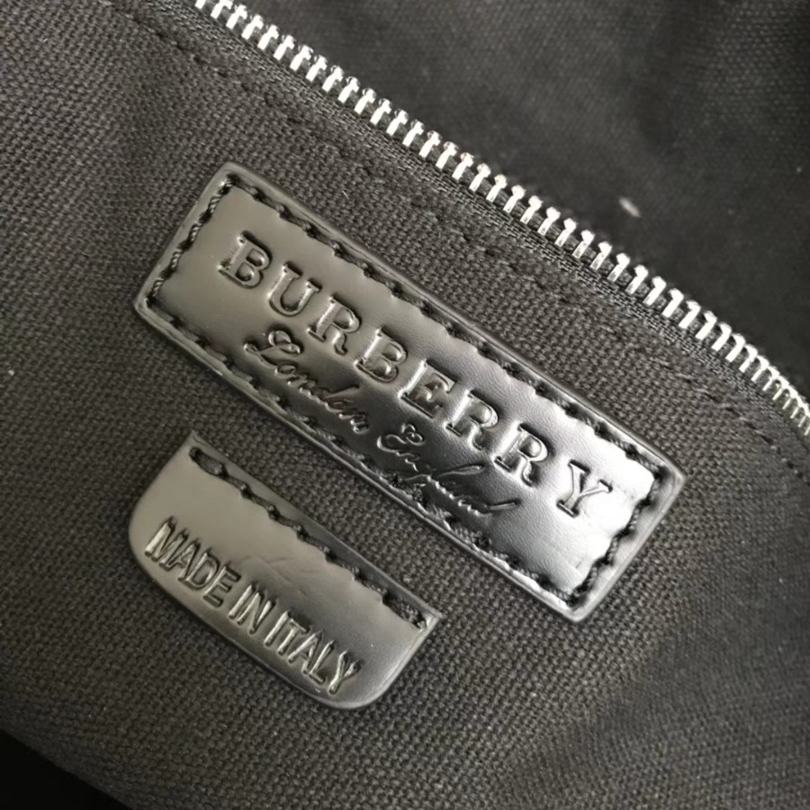 Burberry, 40234721, The Slim Barrow in London Check