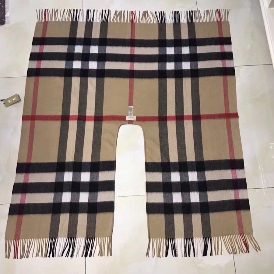 BURBERRY Check Cashmere and Wool Poncho, 50% CASHMERE 50% Wool