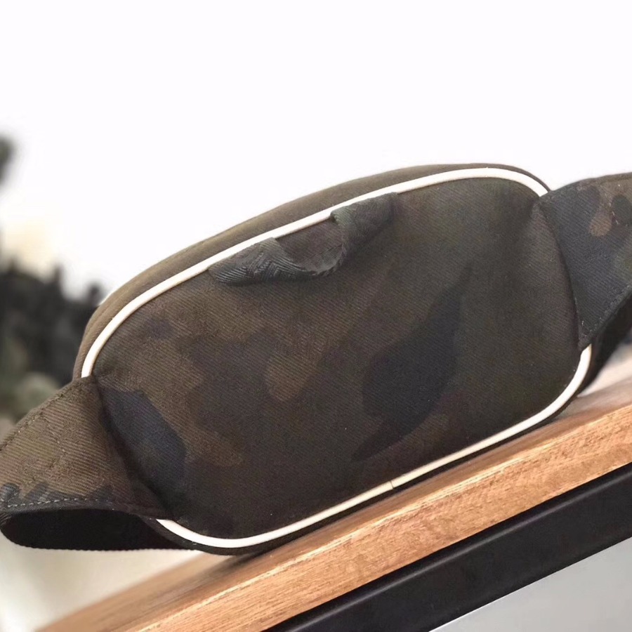 M44202, LOUIS VUITTON LV Belt Bag, Supreme, Camouflage Never