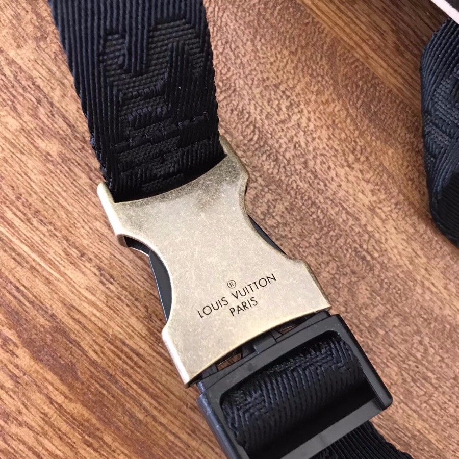 M44202, LOUIS VUITTON LV Belt Bag, Supreme, Camouflage Never