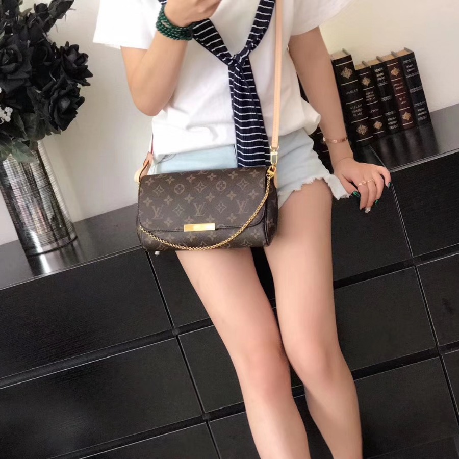 M40718, LOUIS VUITTON LV, FAVORITE MM CLUTSHES & EVEING, CROSS BODY BAGS