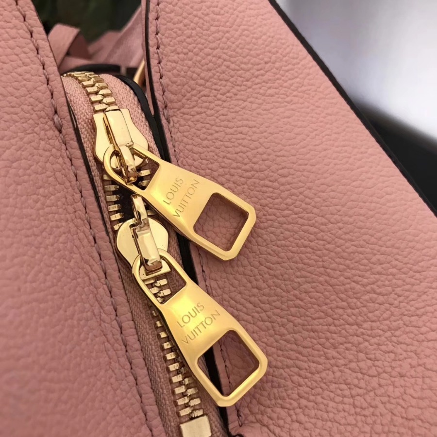 M41394, LOUIS VUITTON LV, MONTAIGNE MM For the dynamic businesswoman