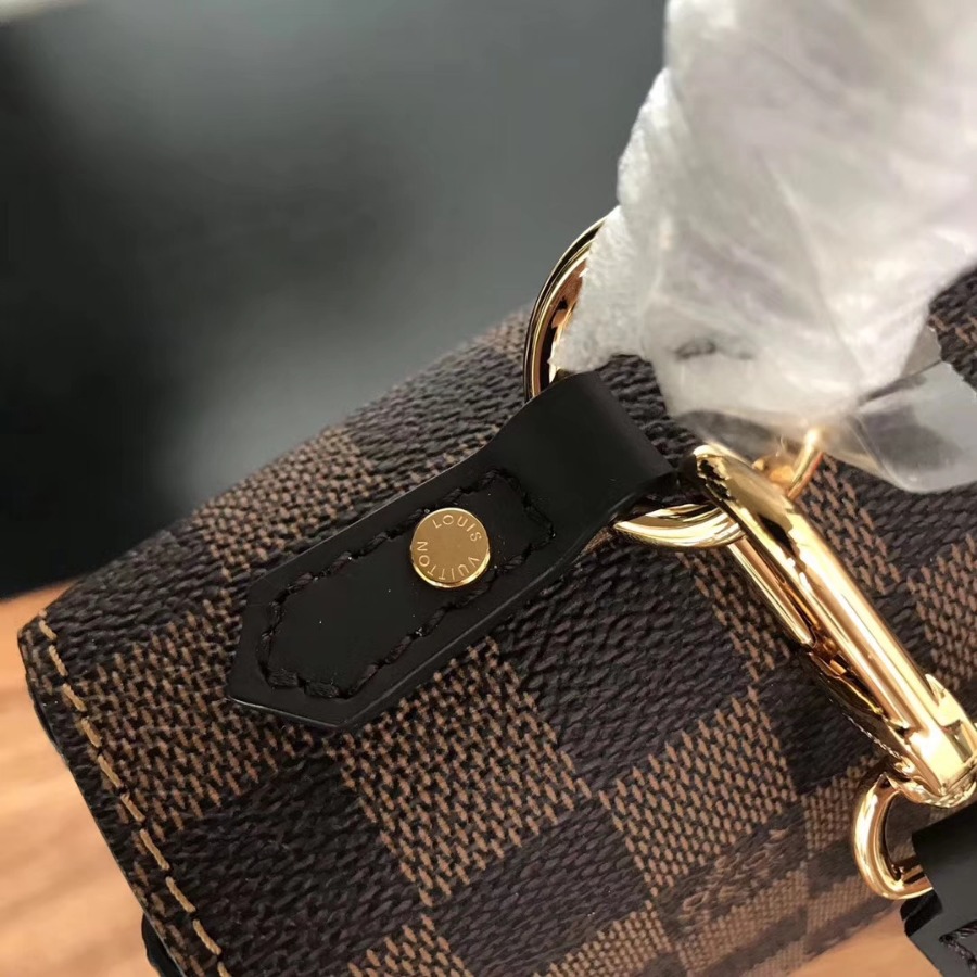 N64416 BLACK, LOUIS VUITTON LV, Bond Street Mahina Leather Handbag