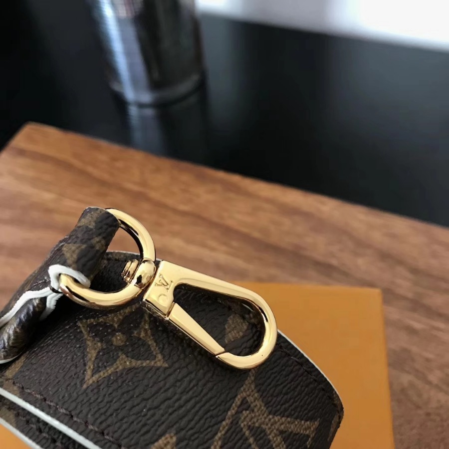 J02286, Louis Vuitton LV, BANDOULIÈRE MONOGRAM Shoulder Strap