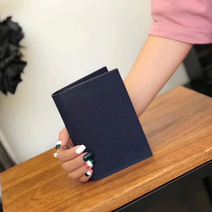 M64504, Louis Vuitton LV, PASSPORT COVER