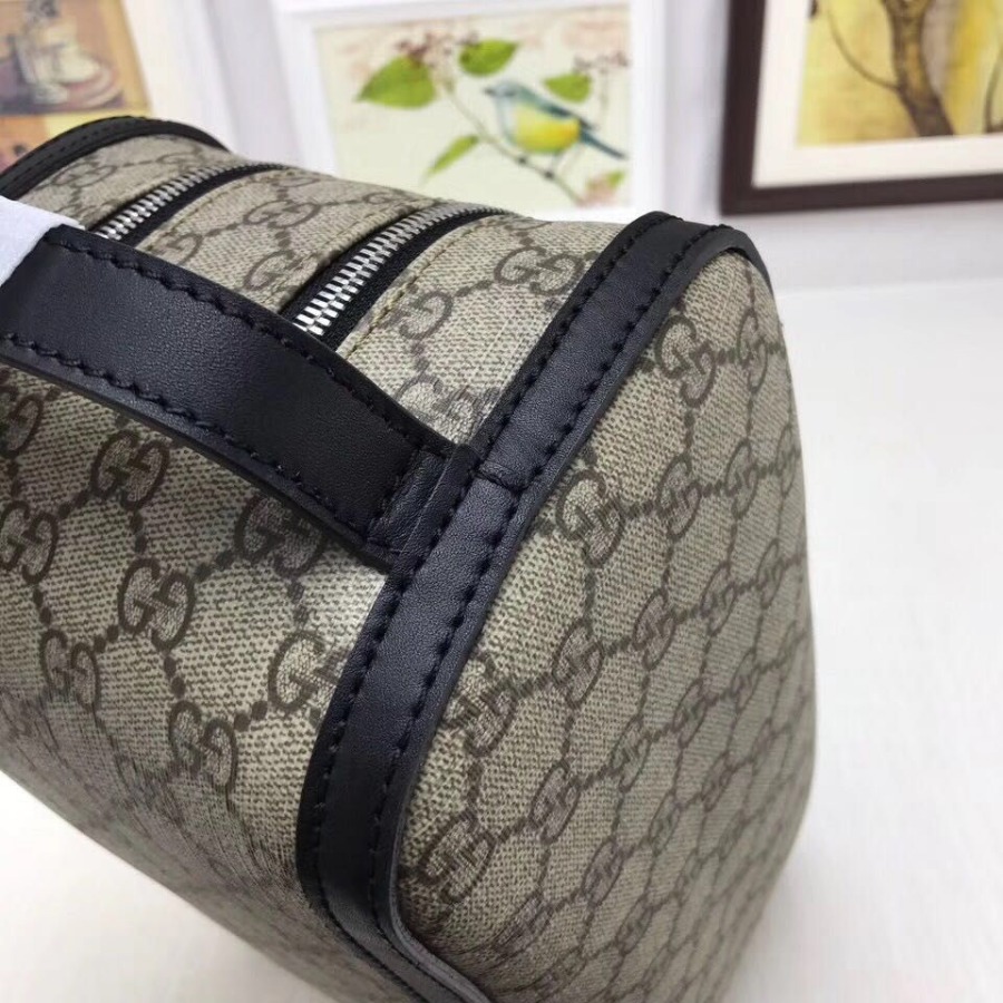 Gucci GG Supreme toiletry case, Womens Cosmetic Bags