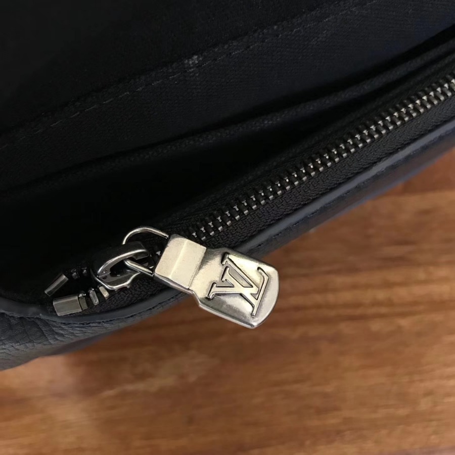 M54963, LOUIS VUITTON LV, CANYON MESSENGER PM