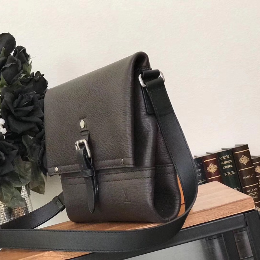 M54962, LOUIS VUITTON LV, CANYON MESSENGER PM