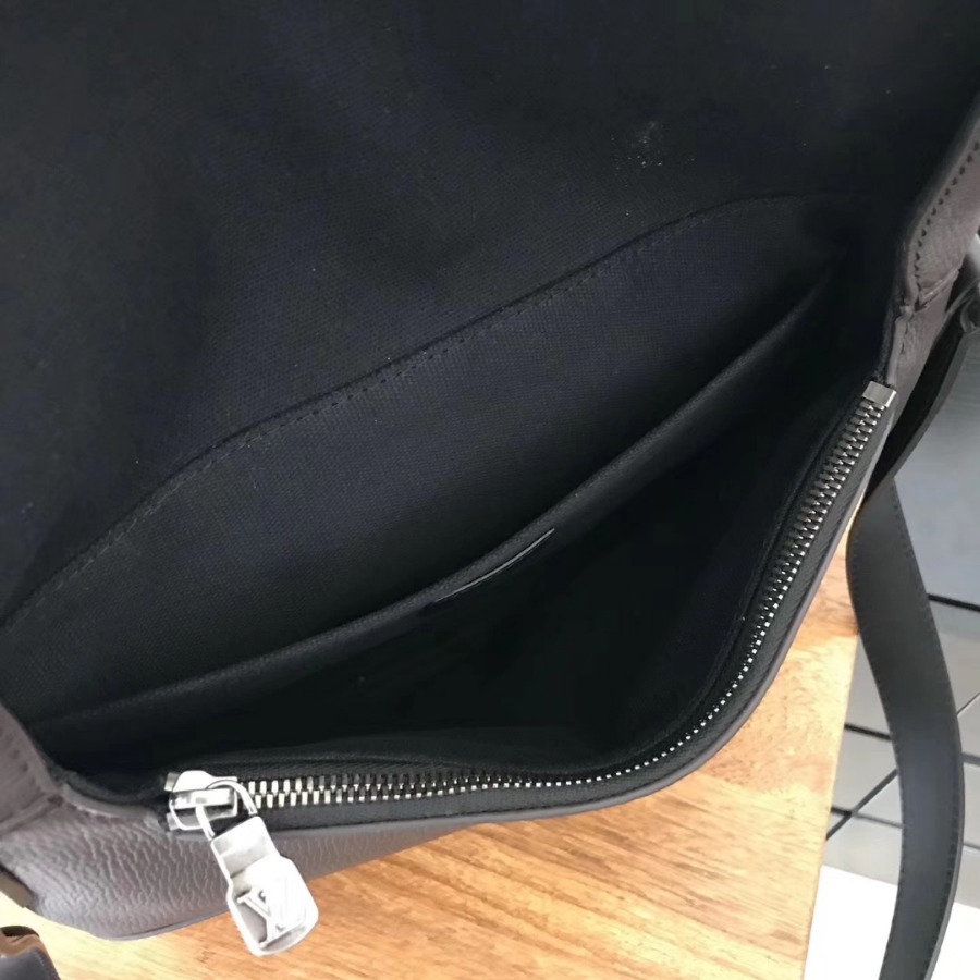 M54962, LOUIS VUITTON LV, CANYON MESSENGER PM