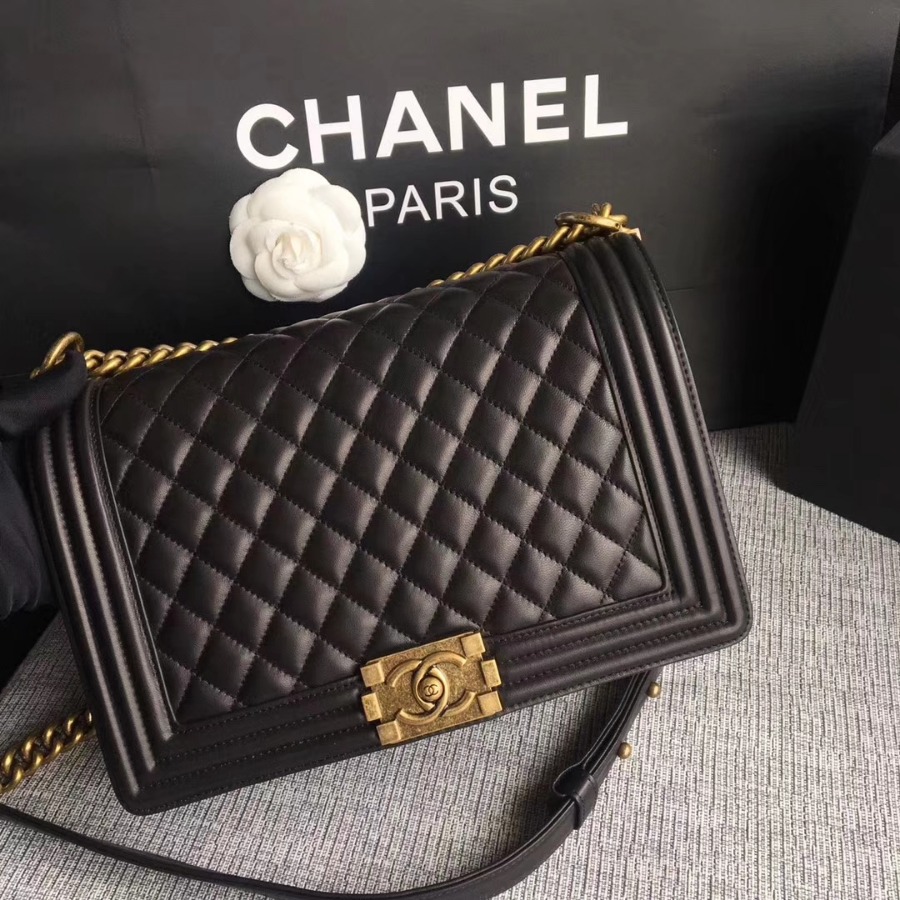 A92193, CHANEL LARGE BOY CHANEL HANDBAG, LAMBSKIN