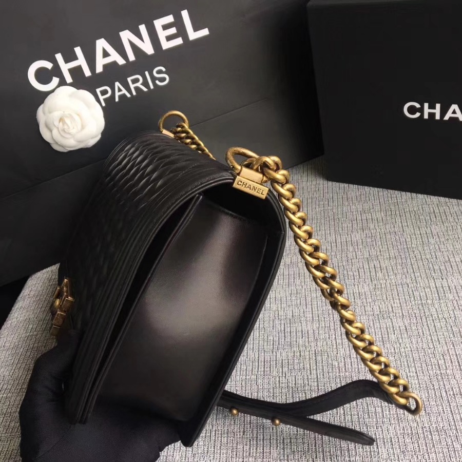 A92193, CHANEL LARGE BOY CHANEL HANDBAG, LAMBSKIN