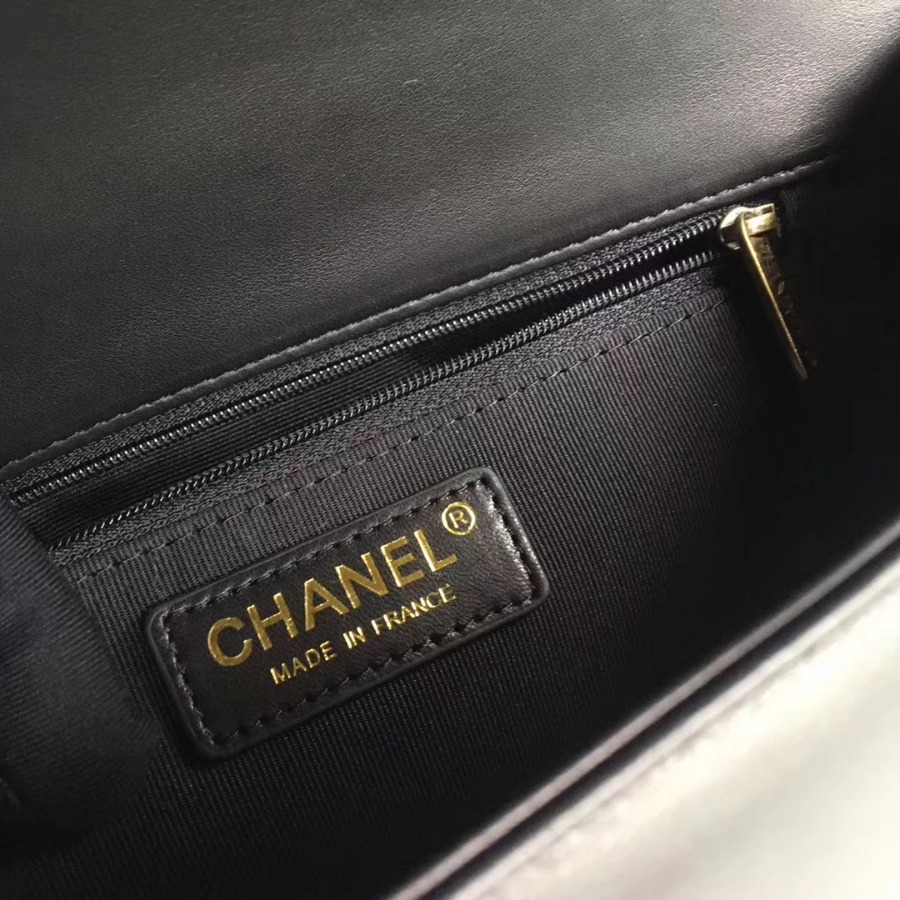 A92193, CHANEL LARGE BOY CHANEL HANDBAG, LAMBSKIN