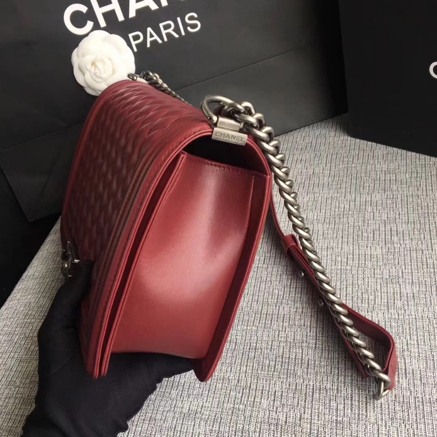 A92193, CHANEL LARGE BOY CHANEL HANDBAG, LAMBSKIN