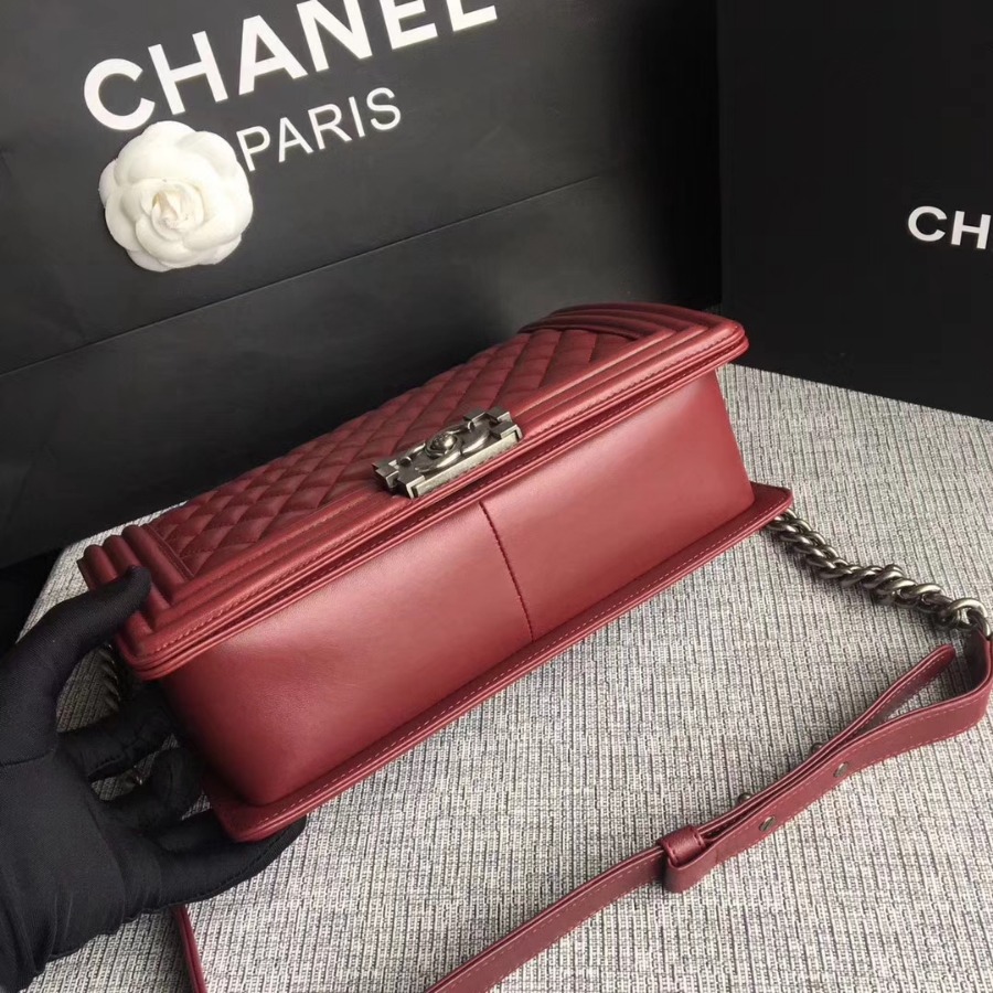 A92193, CHANEL LARGE BOY CHANEL HANDBAG, LAMBSKIN