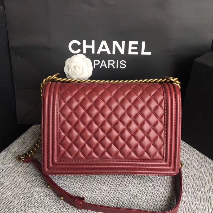 A92193, CHANEL LARGE BOY CHANEL HANDBAG, LAMBSKIN