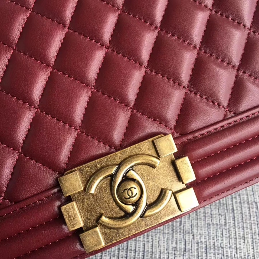 A92193, CHANEL LARGE BOY CHANEL HANDBAG, LAMBSKIN
