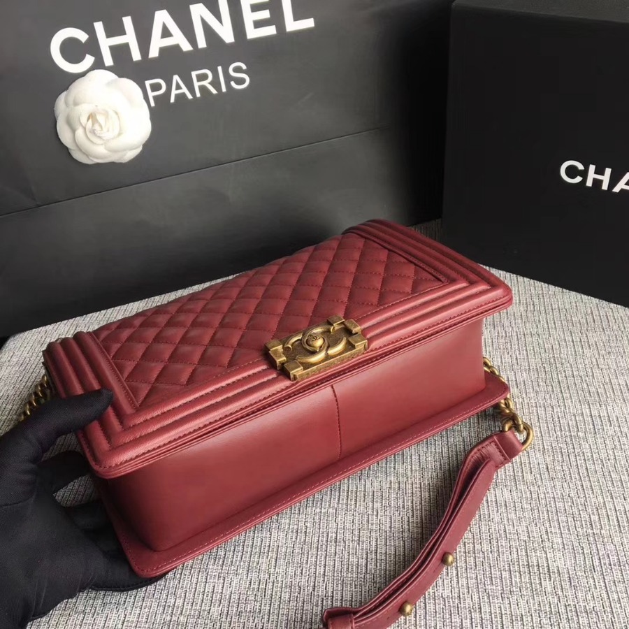 A92193, CHANEL LARGE BOY CHANEL HANDBAG, LAMBSKIN
