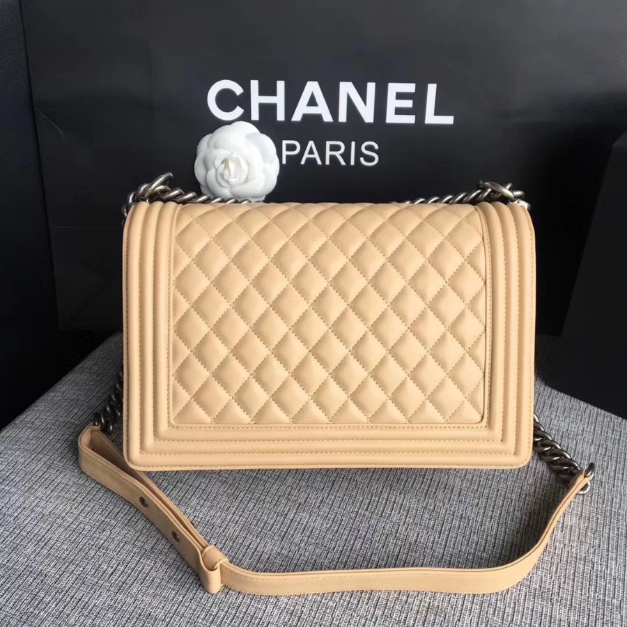 A92193, CHANEL LARGE BOY CHANEL HANDBAG, LAMBSKIN