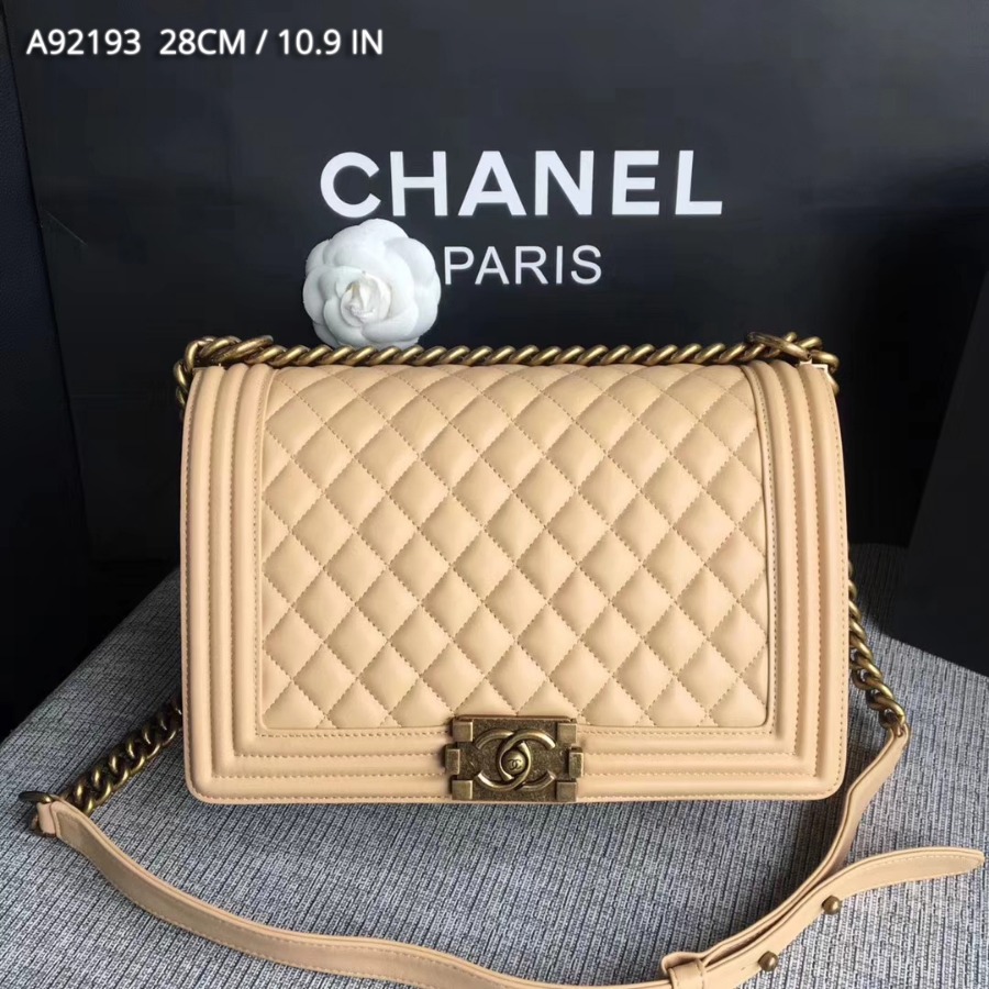A92193, CHANEL LARGE BOY CHANEL HANDBAG, LAMBSKIN