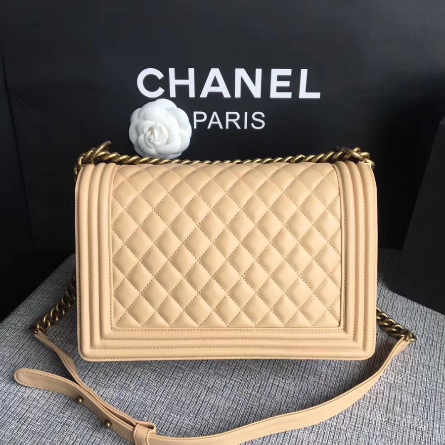 A92193, CHANEL LARGE BOY CHANEL HANDBAG, LAMBSKIN