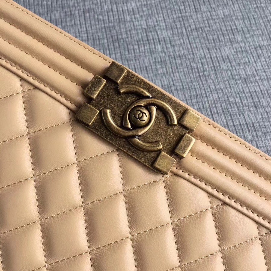 A92193, CHANEL LARGE BOY CHANEL HANDBAG, LAMBSKIN