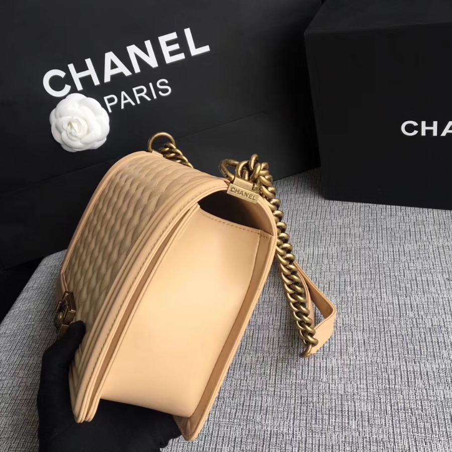 A92193, CHANEL LARGE BOY CHANEL HANDBAG, LAMBSKIN