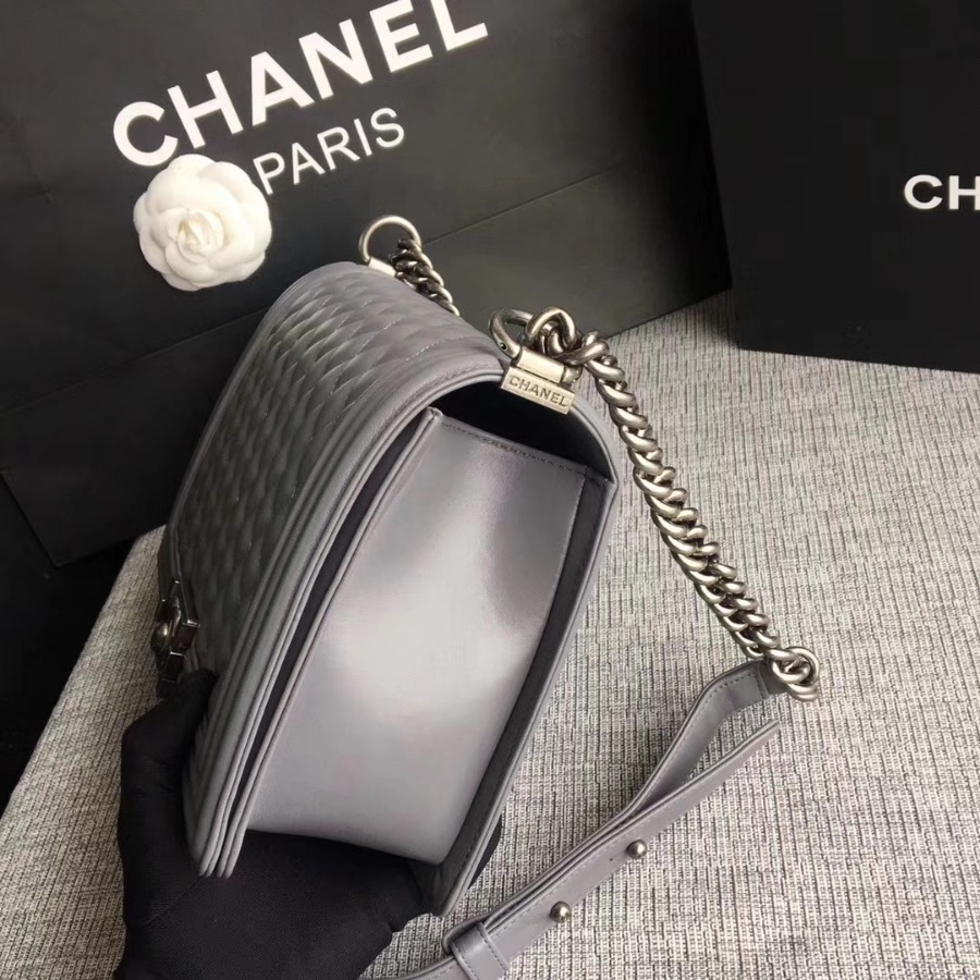 A92193, CHANEL LARGE BOY CHANEL HANDBAG, LAMBSKIN