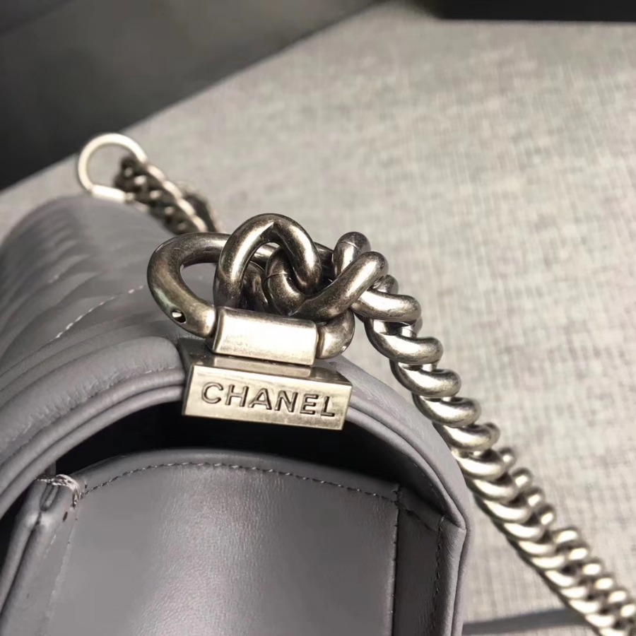 A92193, CHANEL LARGE BOY CHANEL HANDBAG, LAMBSKIN