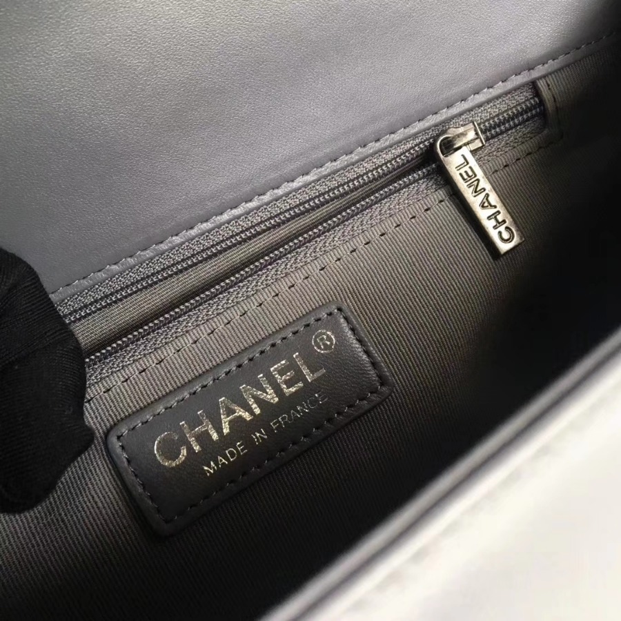 A92193, CHANEL LARGE BOY CHANEL HANDBAG, LAMBSKIN