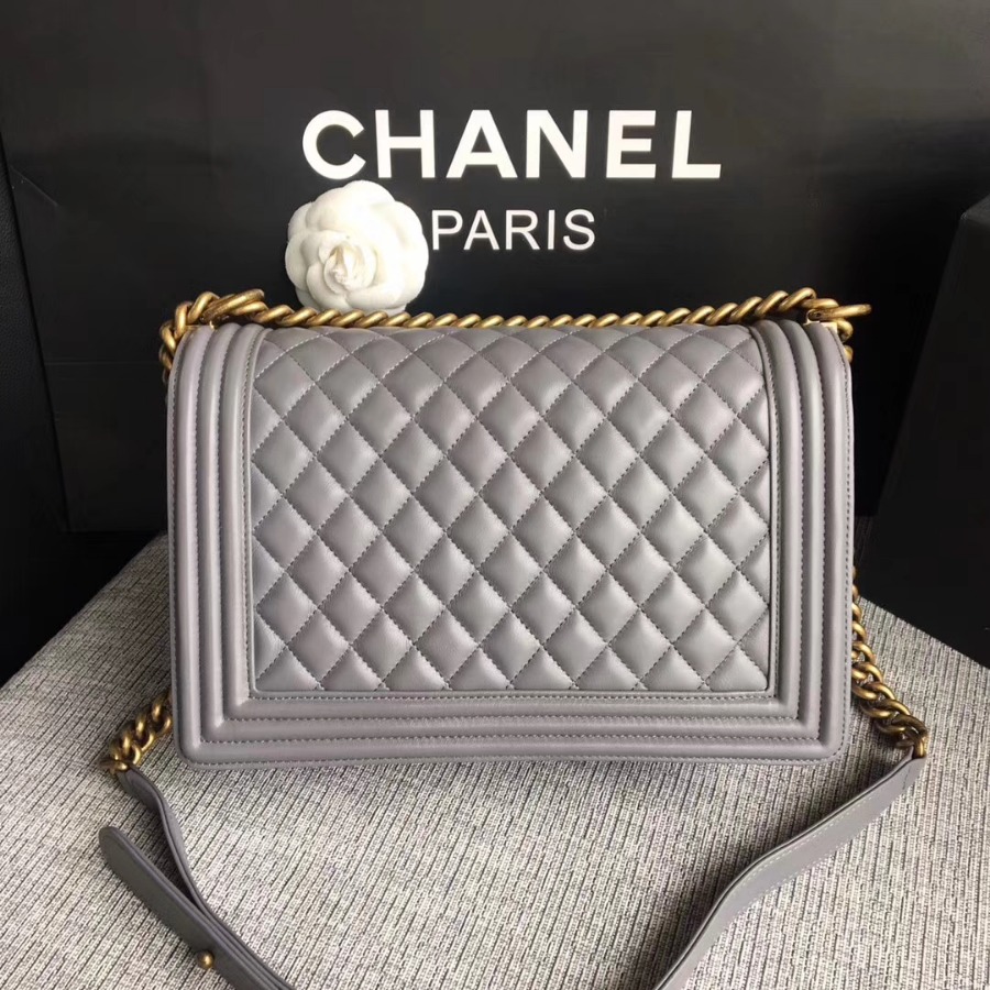 A92193, CHANEL LARGE BOY CHANEL HANDBAG, LAMBSKIN