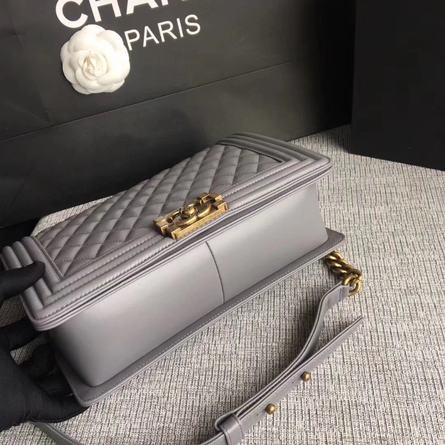 A92193, CHANEL LARGE BOY CHANEL HANDBAG, LAMBSKIN