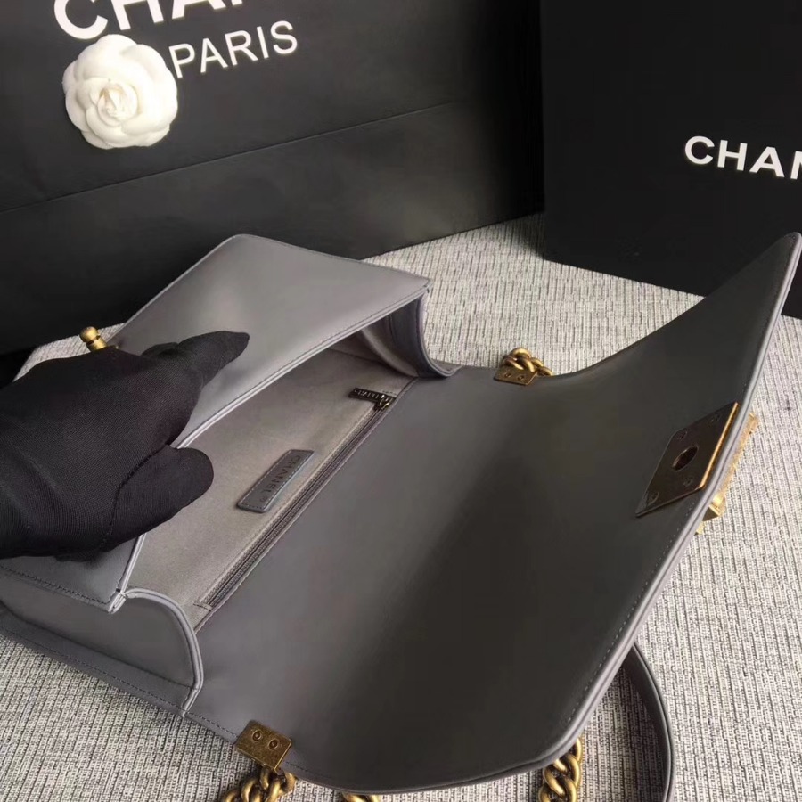 A92193, CHANEL LARGE BOY CHANEL HANDBAG, LAMBSKIN