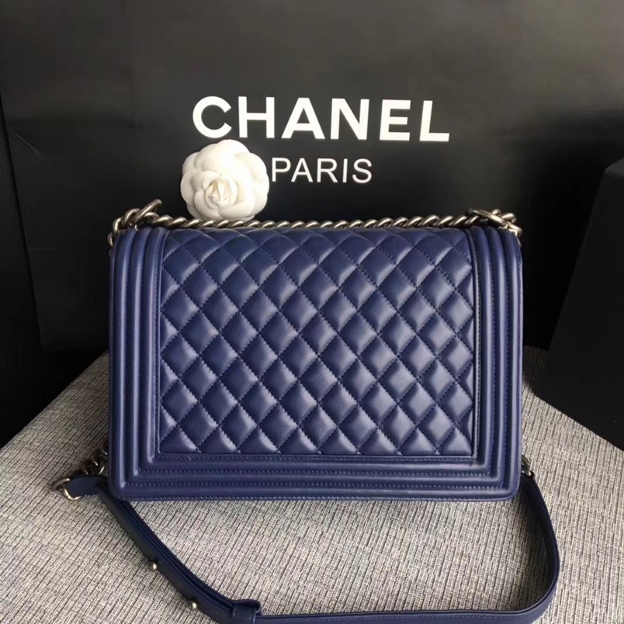 A92193, CHANEL LARGE BOY CHANEL HANDBAG, LAMBSKIN