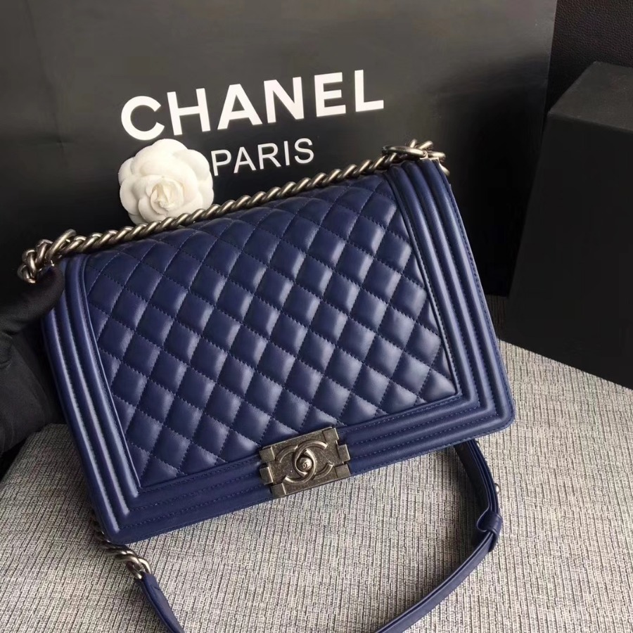 A92193, CHANEL LARGE BOY CHANEL HANDBAG, LAMBSKIN