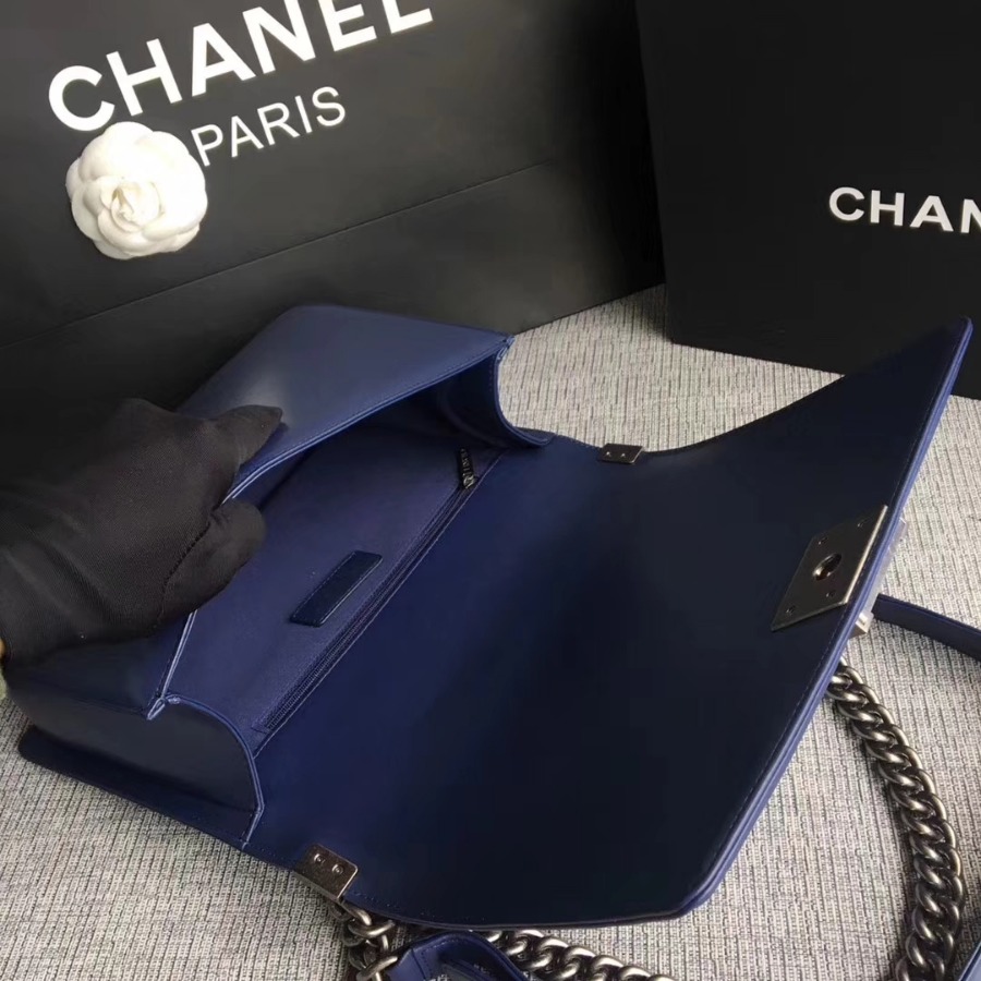 A92193, CHANEL LARGE BOY CHANEL HANDBAG, LAMBSKIN
