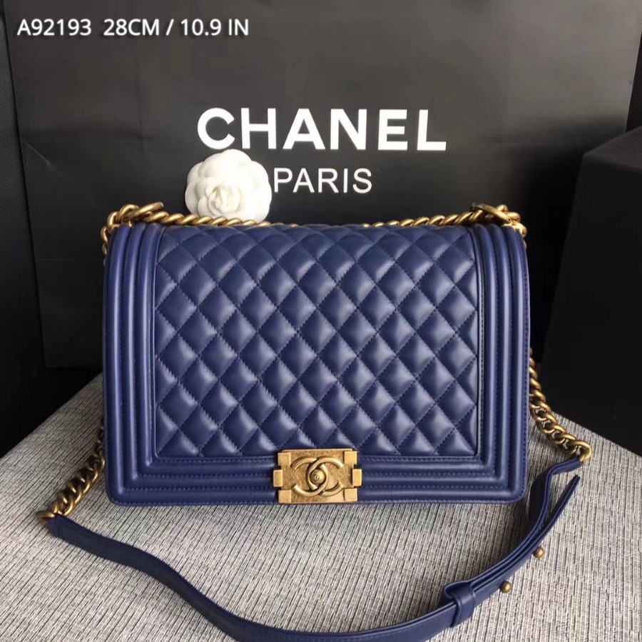 A92193, CHANEL LARGE BOY CHANEL HANDBAG, LAMBSKIN