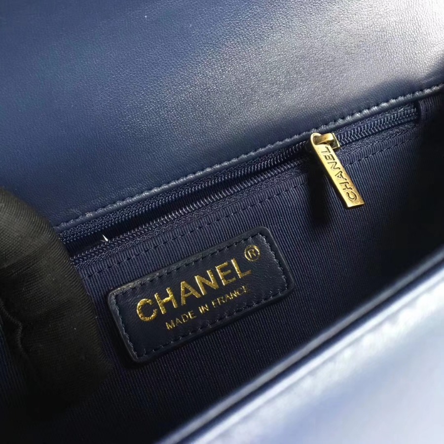 A92193, CHANEL LARGE BOY CHANEL HANDBAG, LAMBSKIN