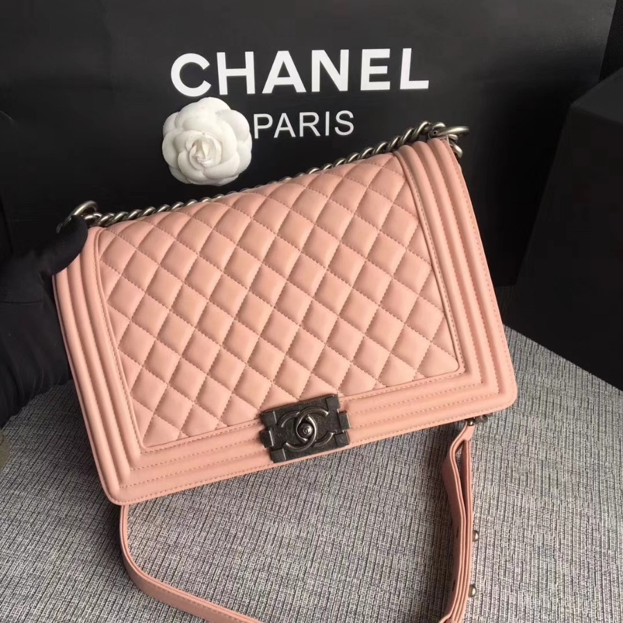 A92193, CHANEL LARGE BOY CHANEL HANDBAG, LAMBSKIN