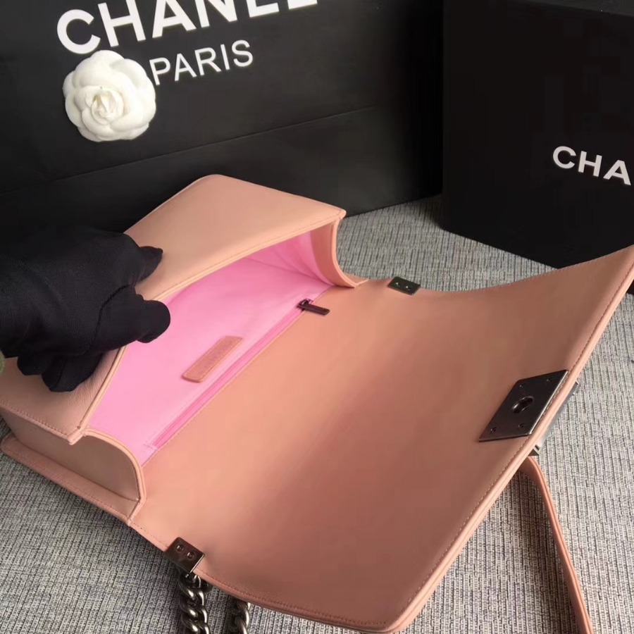 A92193, CHANEL LARGE BOY CHANEL HANDBAG, LAMBSKIN