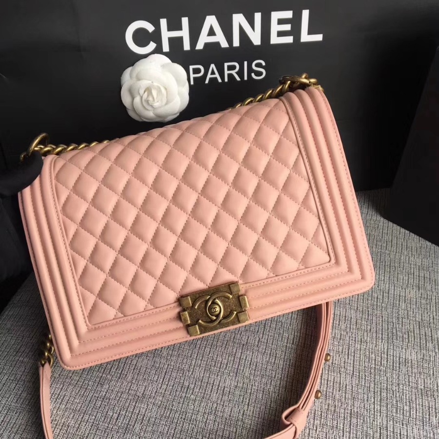 A92193, CHANEL LARGE BOY CHANEL HANDBAG, LAMBSKIN