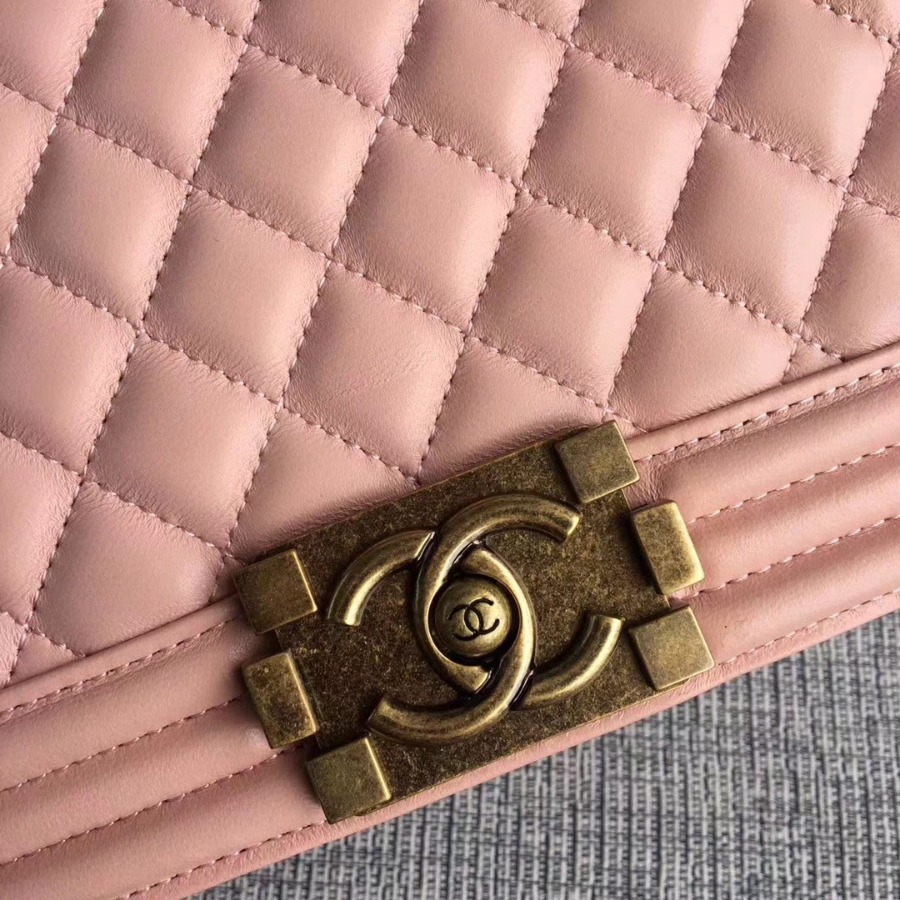 A92193, CHANEL LARGE BOY CHANEL HANDBAG, LAMBSKIN