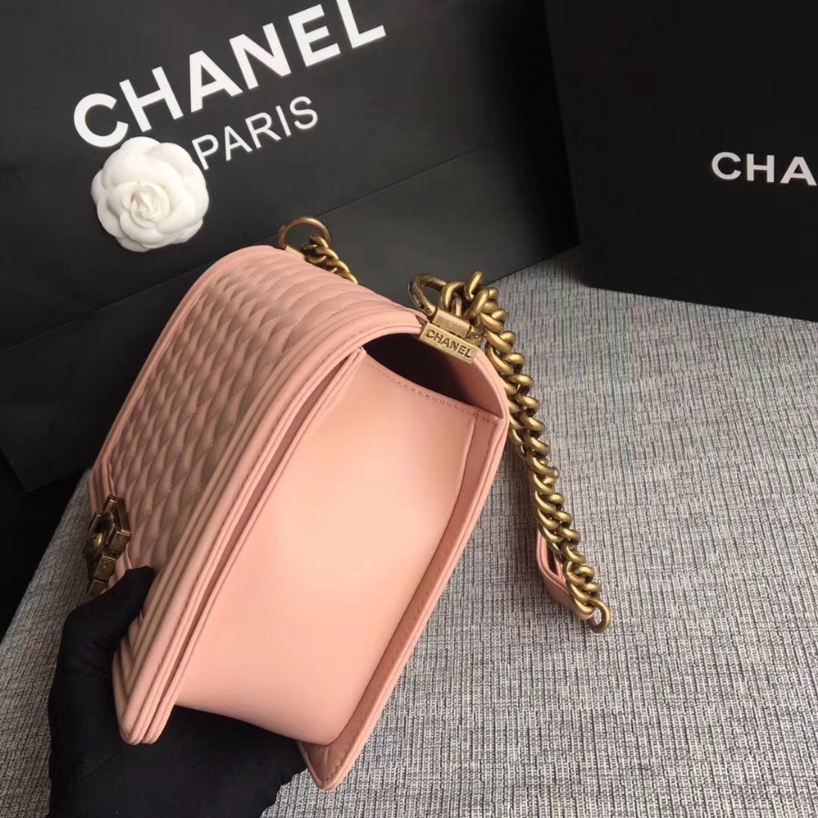 A92193, CHANEL LARGE BOY CHANEL HANDBAG, LAMBSKIN