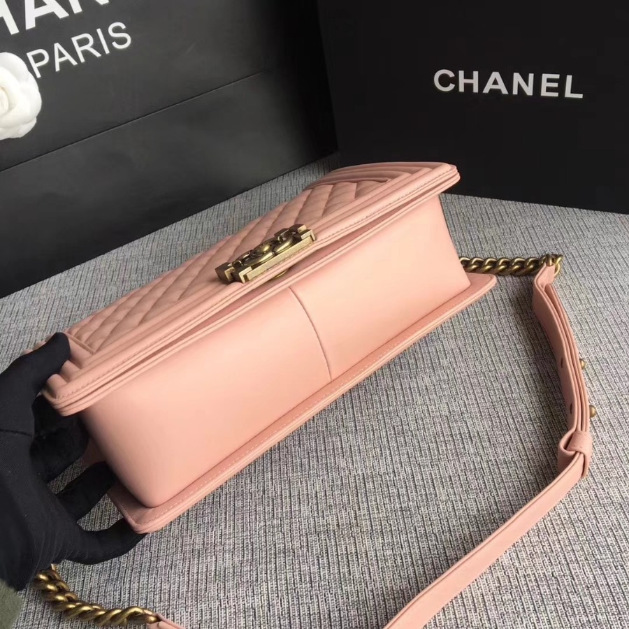 A92193, CHANEL LARGE BOY CHANEL HANDBAG, LAMBSKIN
