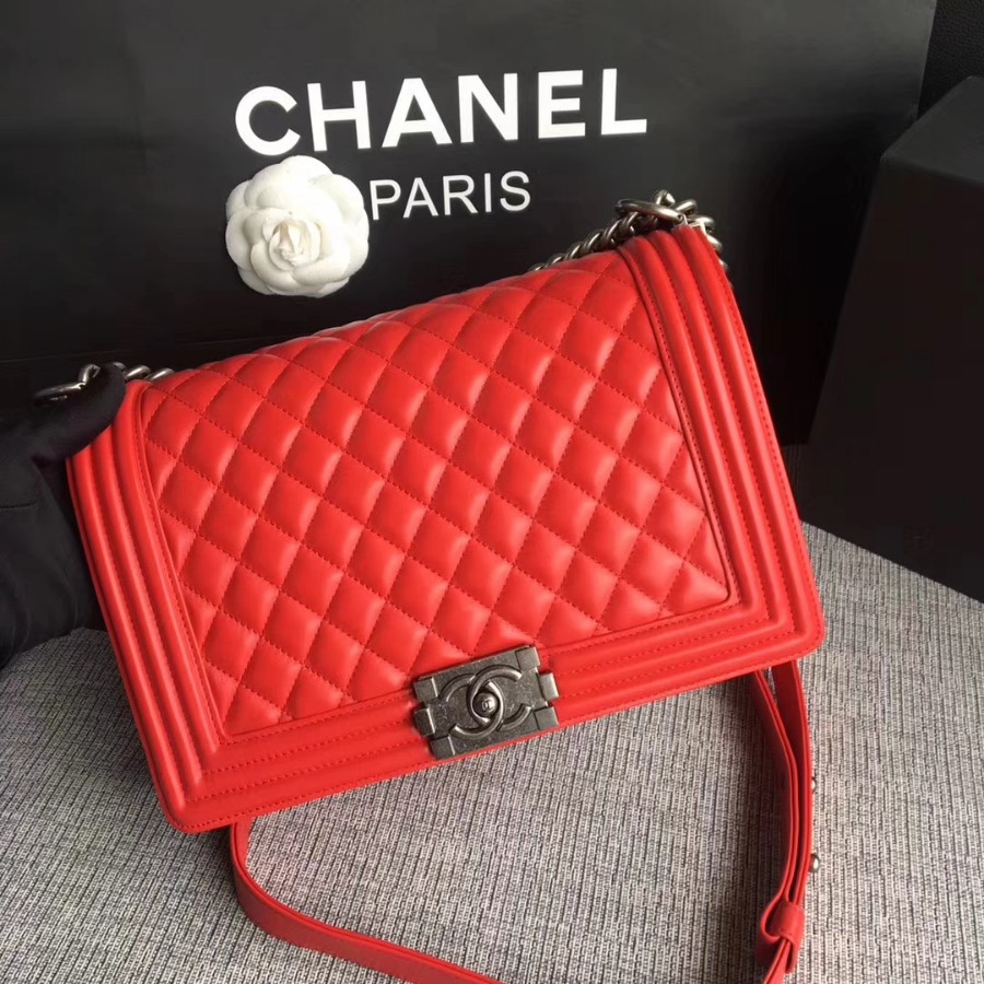 A92193, CHANEL LARGE BOY CHANEL HANDBAG, LAMBSKIN
