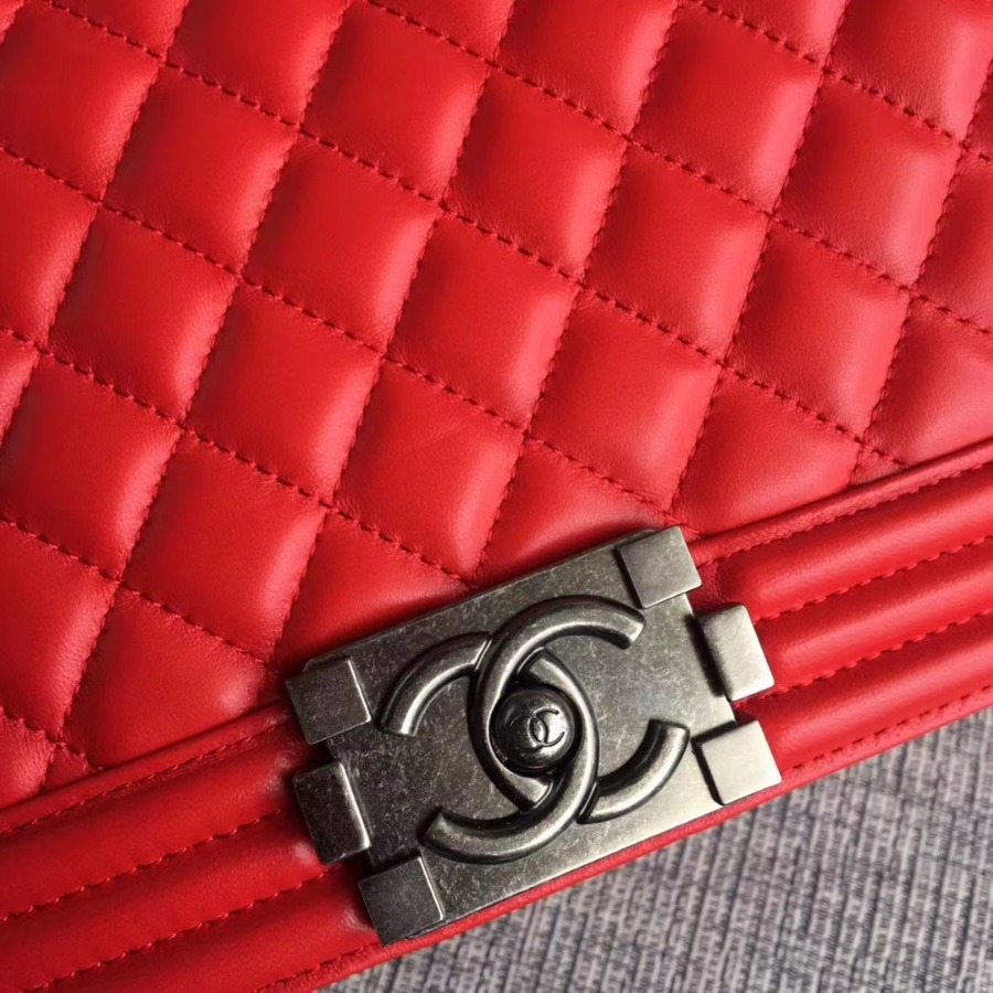 A92193, CHANEL LARGE BOY CHANEL HANDBAG, LAMBSKIN